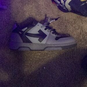 i’m selling these off white i have the off white tag for it to